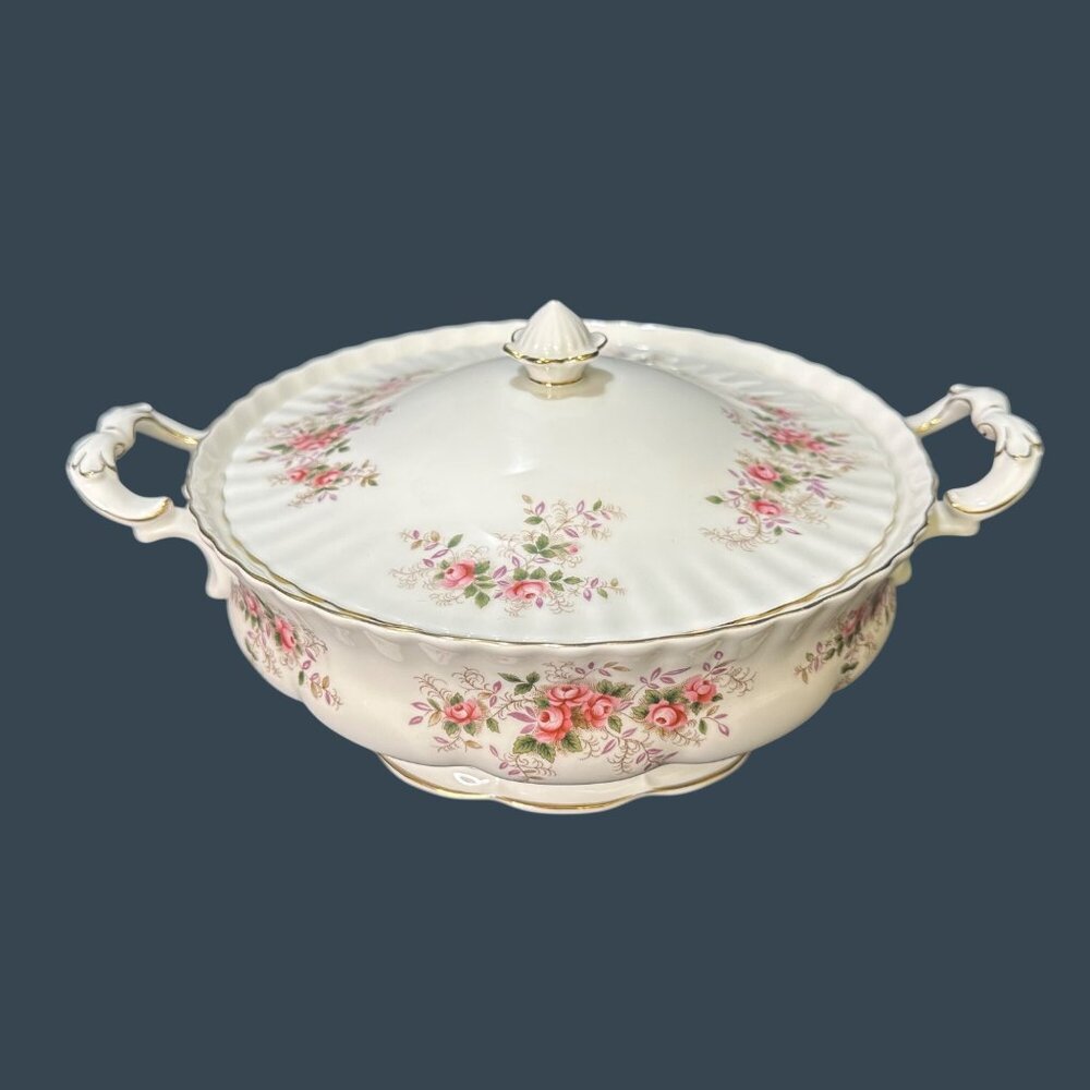 Vintage Royal Albert Lavender Rose Bone China Tureen w/ Lid 1961 Stamp Farmhouse - Picture 3 of 13